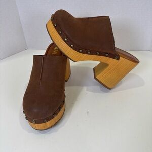 Mia Isra Cognac Clogs Mules With Studs Faux Wood Platform Heels MH1625MM Size 7M